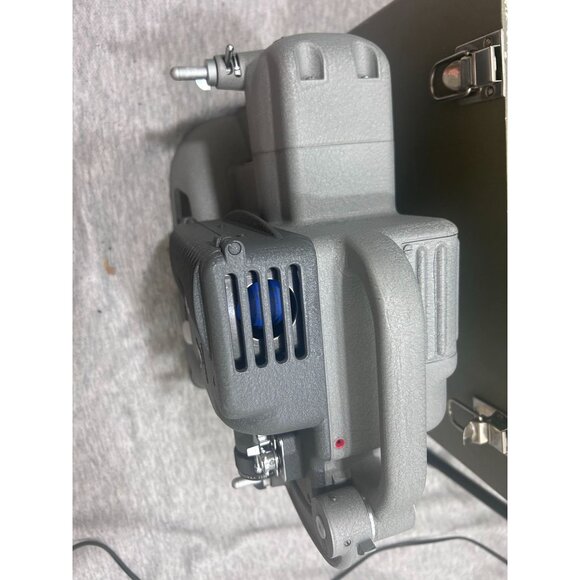 Vintage Yashica 8P film projector In Original Case - Picture 5 of 14